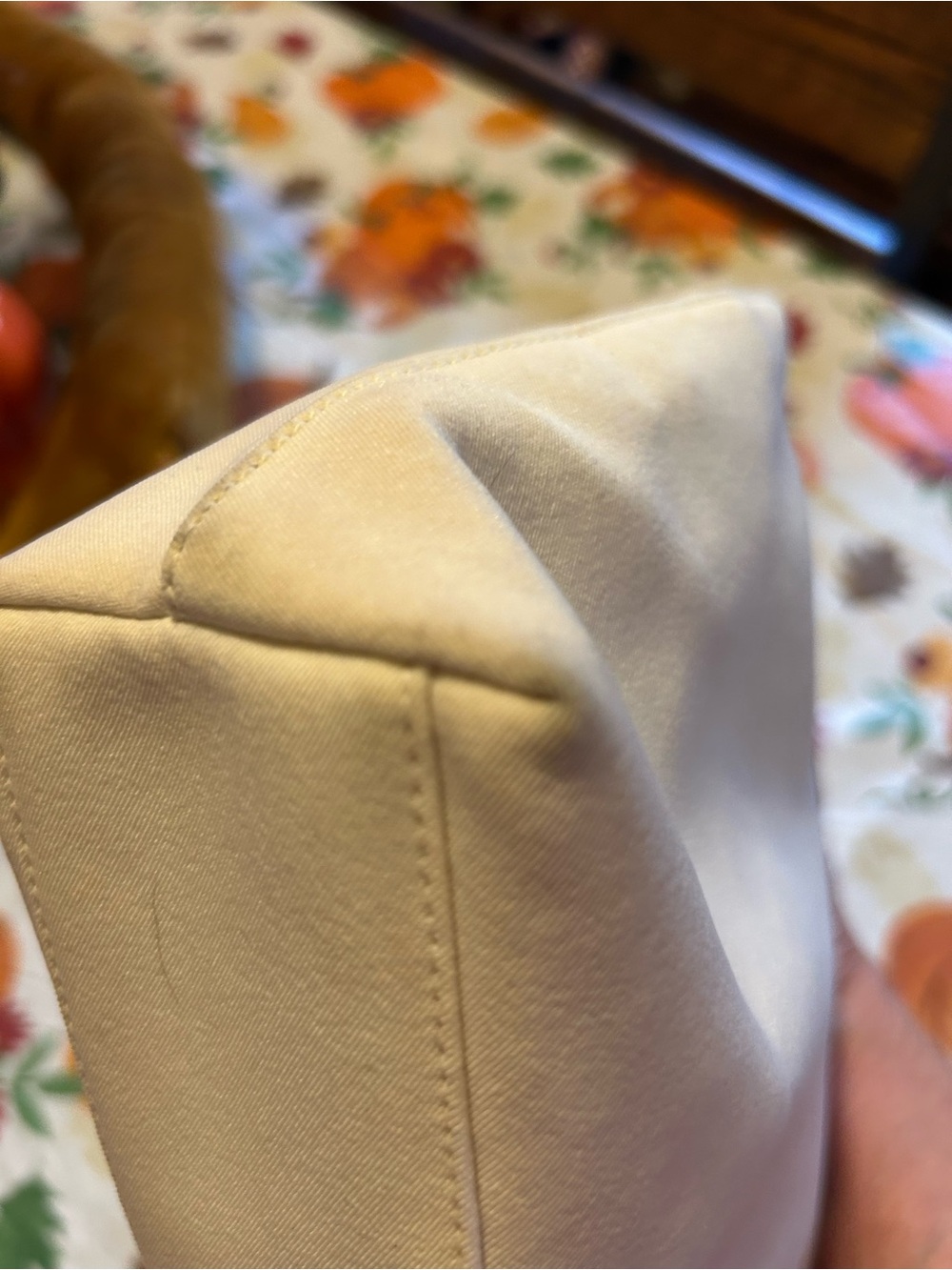 Salvador Ferragamo white bag with chain strap - Picture 7 of 8
